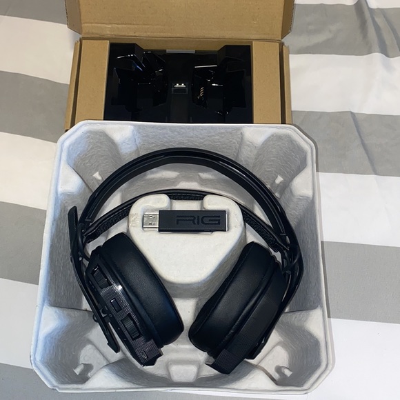 RIG - 800 Pro HS Wireless Headset and Base Station for PS4,PS5,PC - Picture 5 of 5